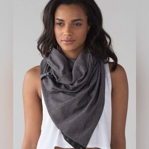 Lululemon Vinyasa Grey Black Scarf